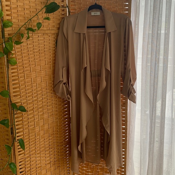 Suzy Shier - nude coverup - perfect for over a LBD or the office! Size S - Picture 1 of 7